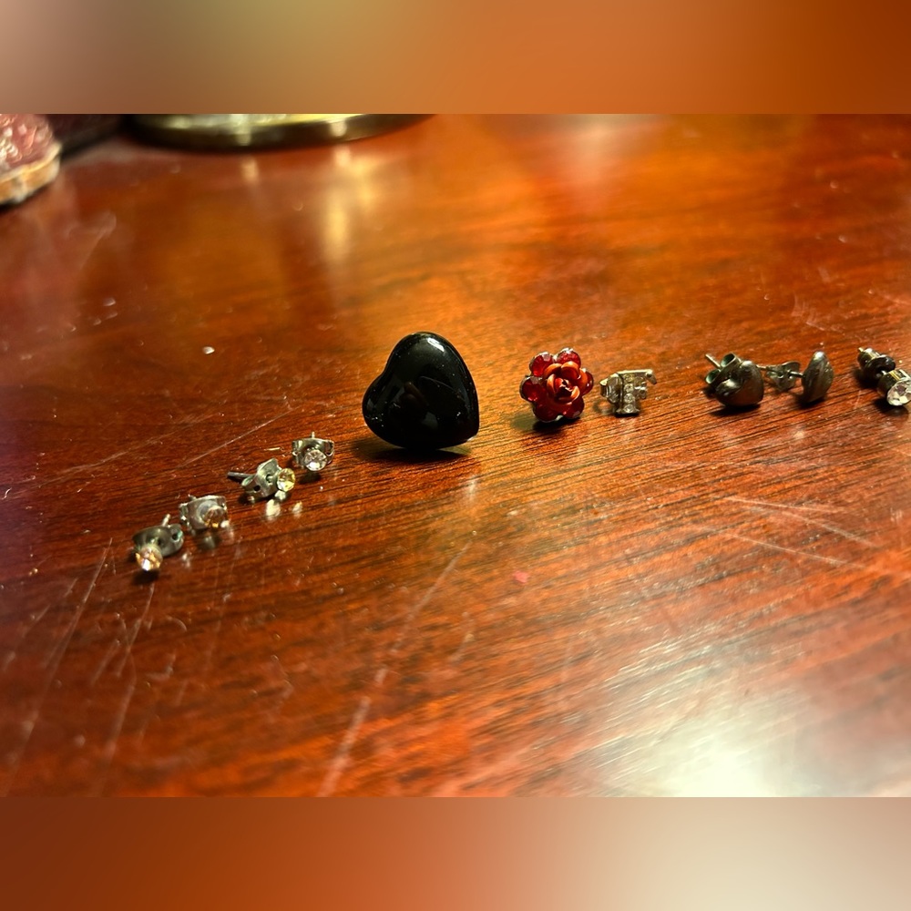 💎9 pairs of matched/mismatched earrings